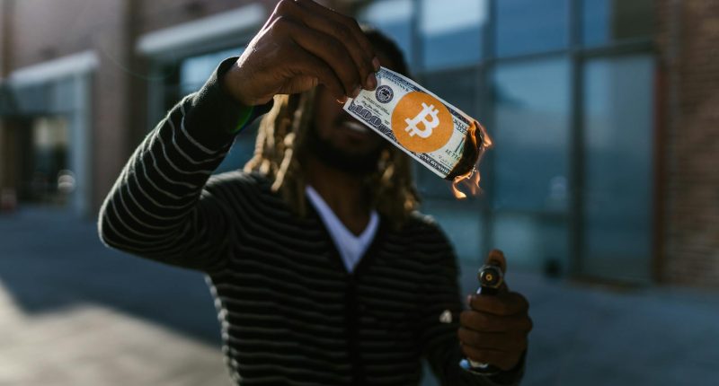 Bitcoin Dolar Kuru Alarm Veriyor! 2025'te Neler Oluyor?